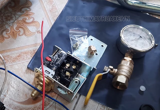 chế rơ le tự ngắt máy rửa xe