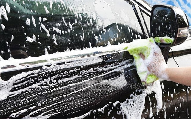 có nên rửa xe nhiều