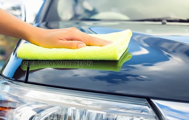 có nên rửa xe ô tô nhiều