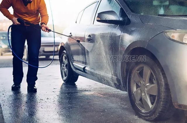 dịch vụ rửa xe ô tô cà mau