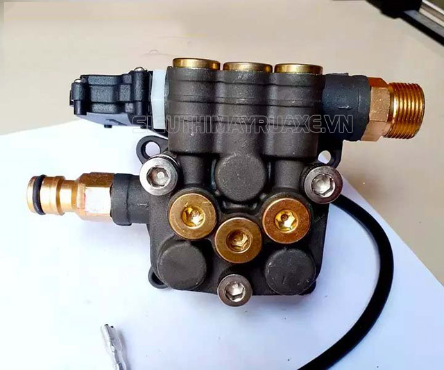 đầu bơm máy rửa xe boss