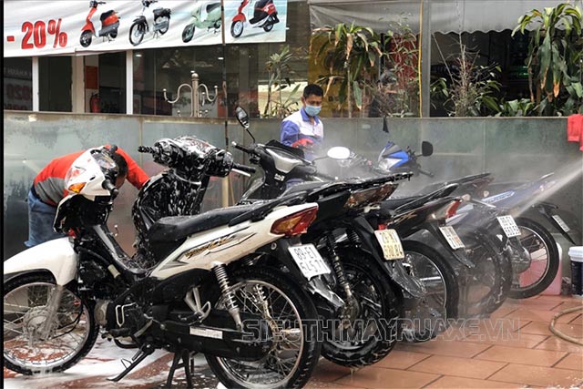 giá rửa xe ngày tết