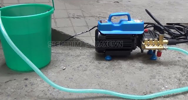 máy bơm rửa xe oshima