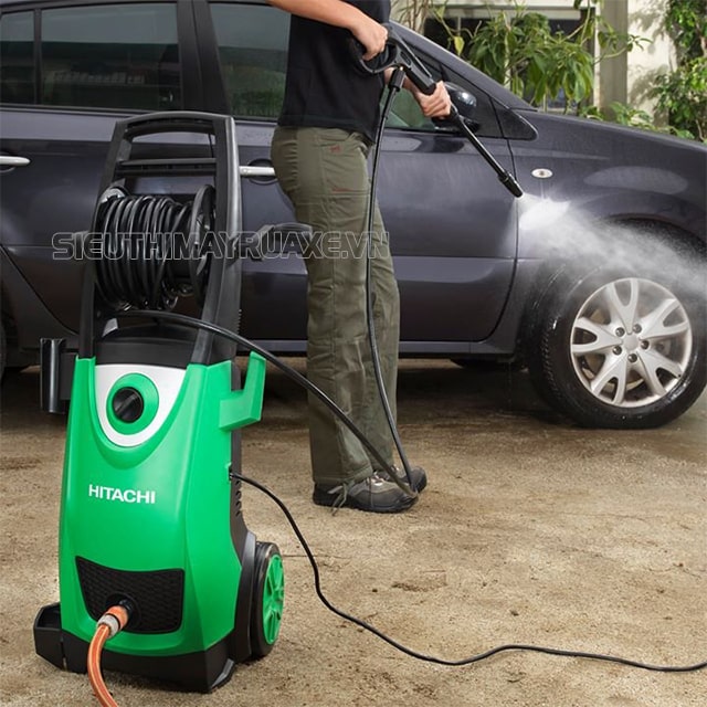 Máy rửa xe Hitachi 2000W