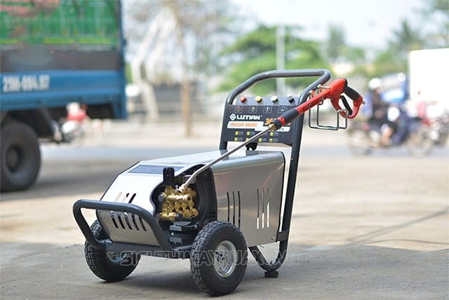 máy rửa xe cao áp 3 pha Lutian 3600PSI 7.5KW