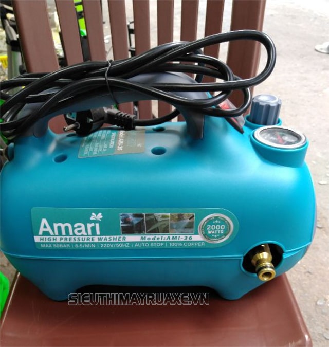 máy xịt rửa xe Amari 2000W