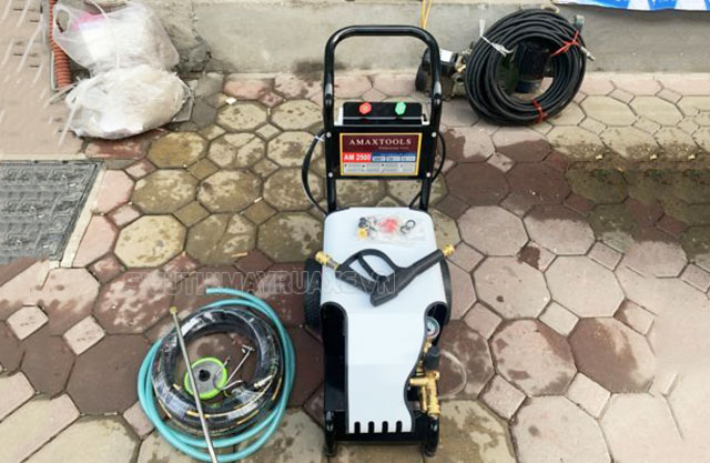 máy rửa xe Amaxtools 2500W