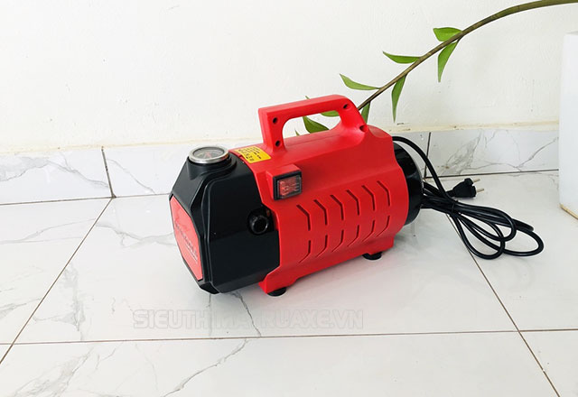 máy rửa xe amaxtools nhỏ gọn