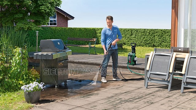máy rửa xe áp lực cao của đức