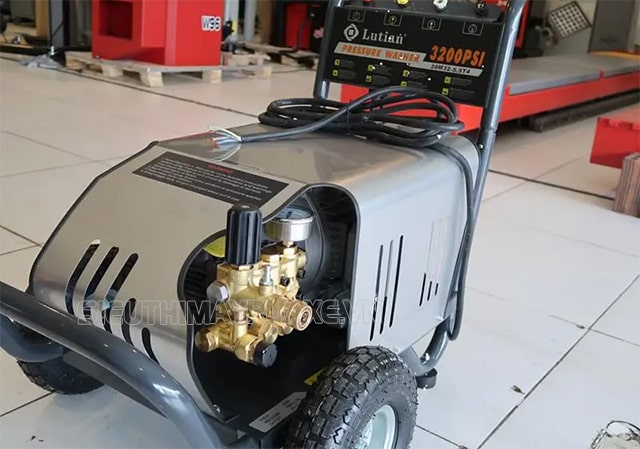 Máy rửa xe áp lực công nghệ cao LUTIAN 20M32