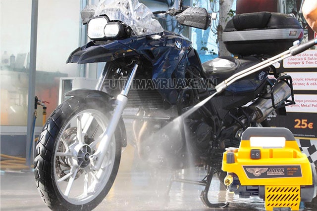 máy rửa xe boss nhật