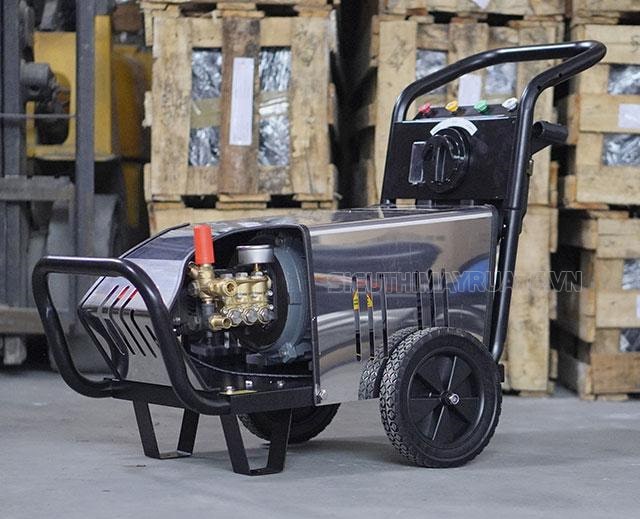 máy rửa xe bọt tuyết