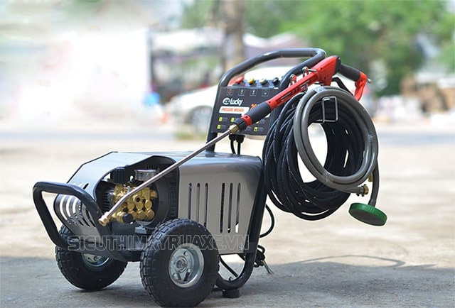 Hình ảnh máy rửa xe cao áp 1 pha 2600PSI