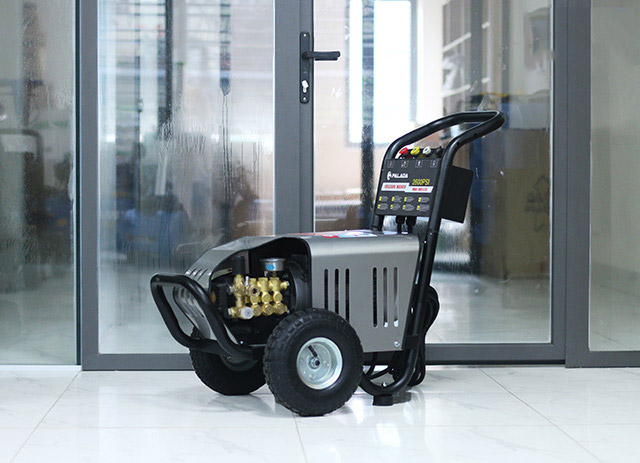 máy rửa xe cao áp 3kw