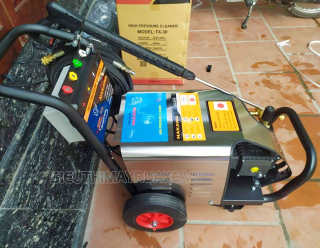 Máy rửa xe cao áp piston sứ Nakawa 2380PSI 3000W