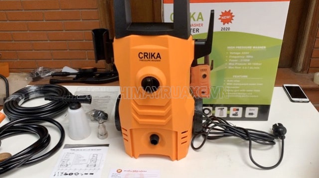 máy rửa xe crika