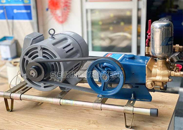 máy rửa xe dây đai 1hp