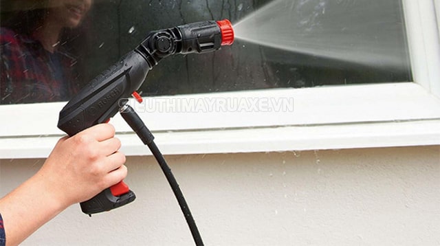 máy rửa xe dùng pin