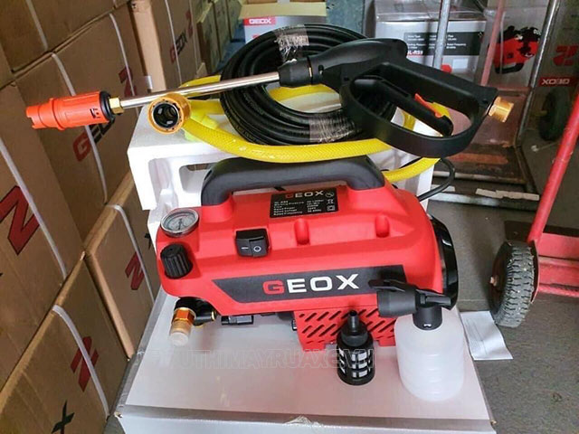 máy rửa xe geox