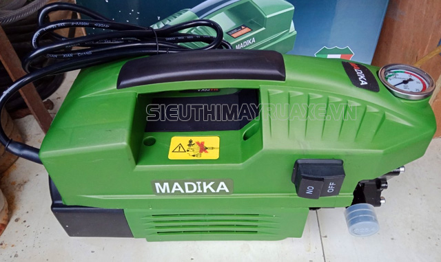 máy rửa xe madika