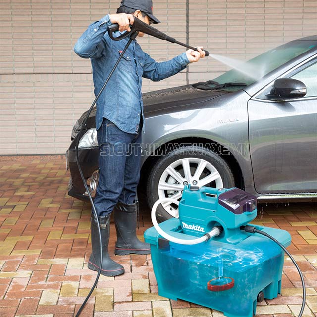 máy rửa xe makita