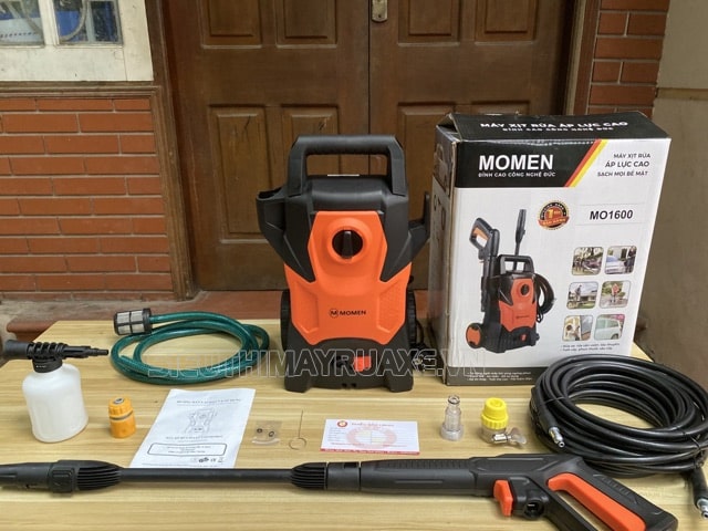 Máy rửa xe Momen 1600w