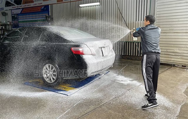 máy rửa xe nakawa kèm bình bọt tuyết