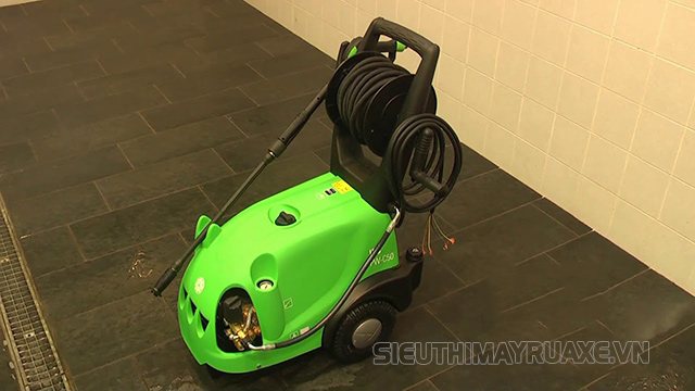 máy rửa xe nhập khẩu ý