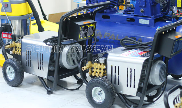 máy rửa xe cao áp palada