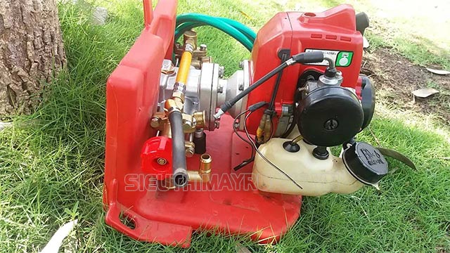 máy rửa xe phun thuốc trừ sâu