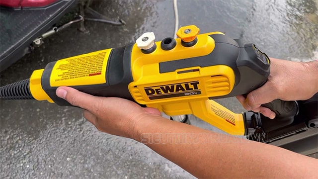 Hình ảnh máy rửa xe dùng pin Dewalt