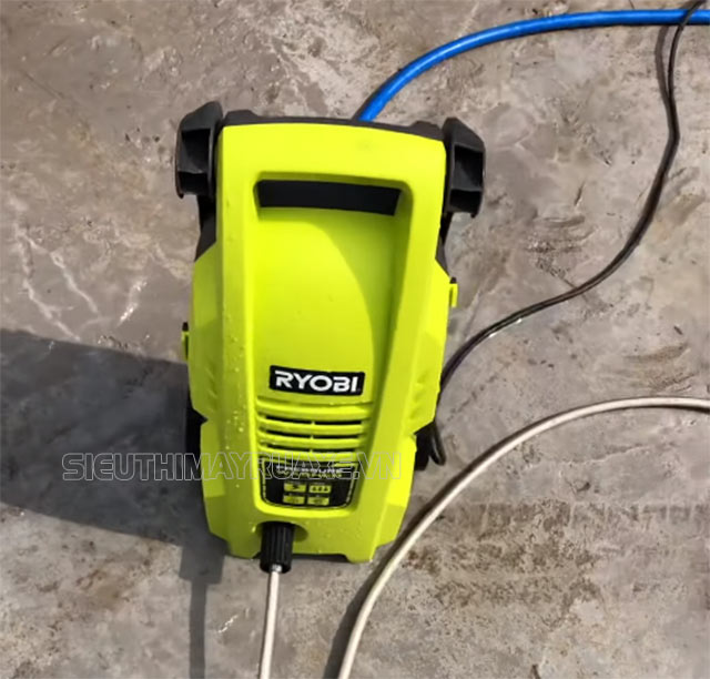 máy rửa xe Ryobi 1550W