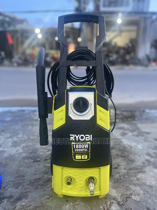 Máy rửa xe Ryobi RBW 140- G 1800W tốt không?