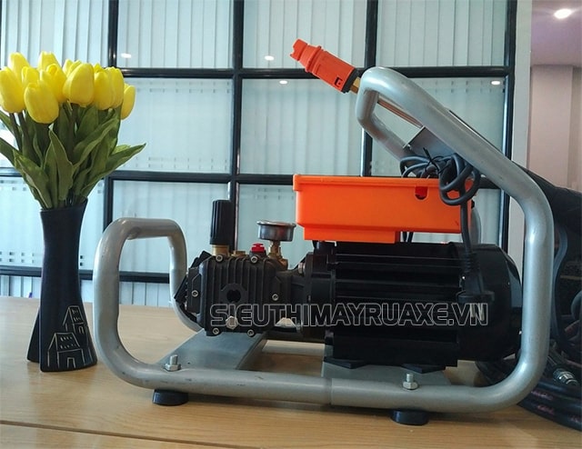 Máy rửa xe Hikari HK-H566