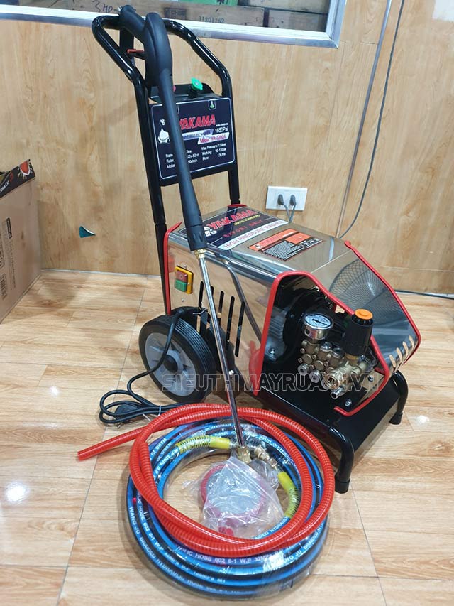 máy rửa xe yakama