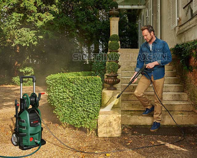 máy xịt rửa xe mini bosch