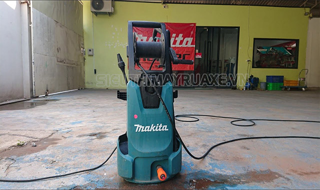 mua máy rửa xe makita