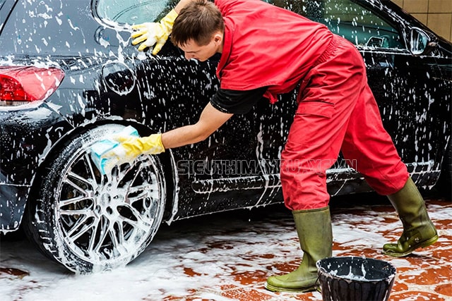 rửa xe cà mau