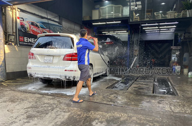rửa xe ở trà vinh