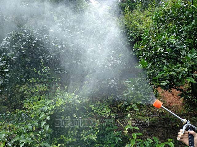 sử dụng máy rửa xe phun thuốc sâu